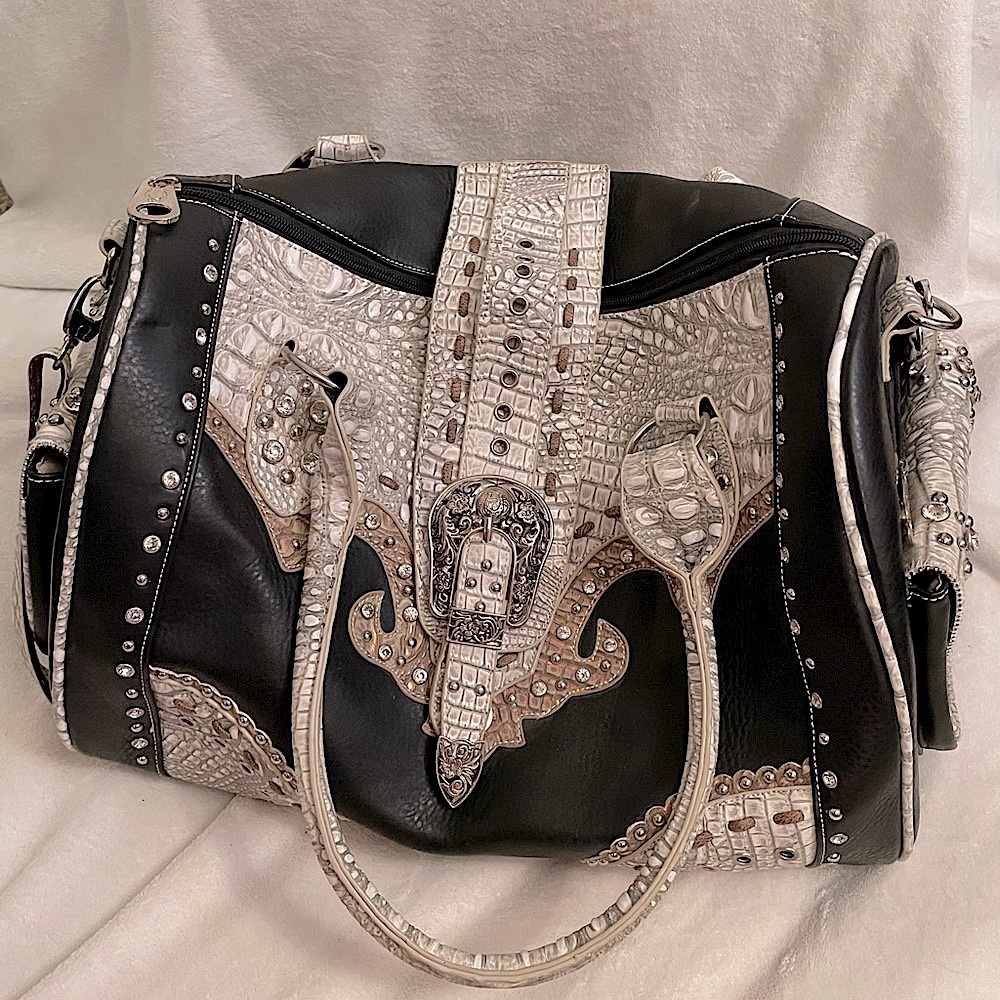 💎💎Blinged Out Carryall💎💎